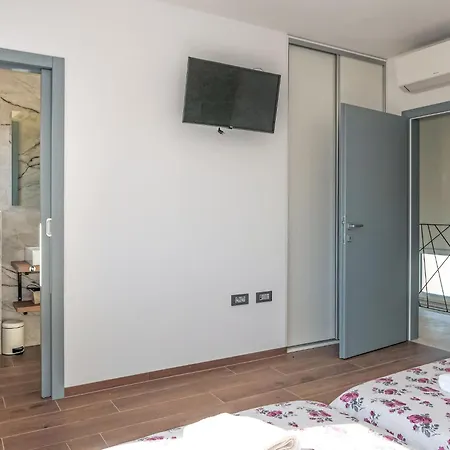 Temelia By Interhome *